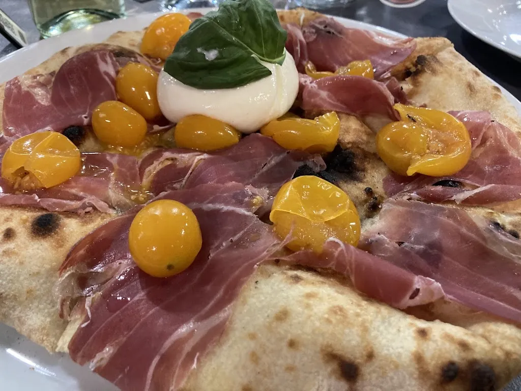 Lorena Paternicò_Risto C'entro Pizzeria_Caselle_recensione