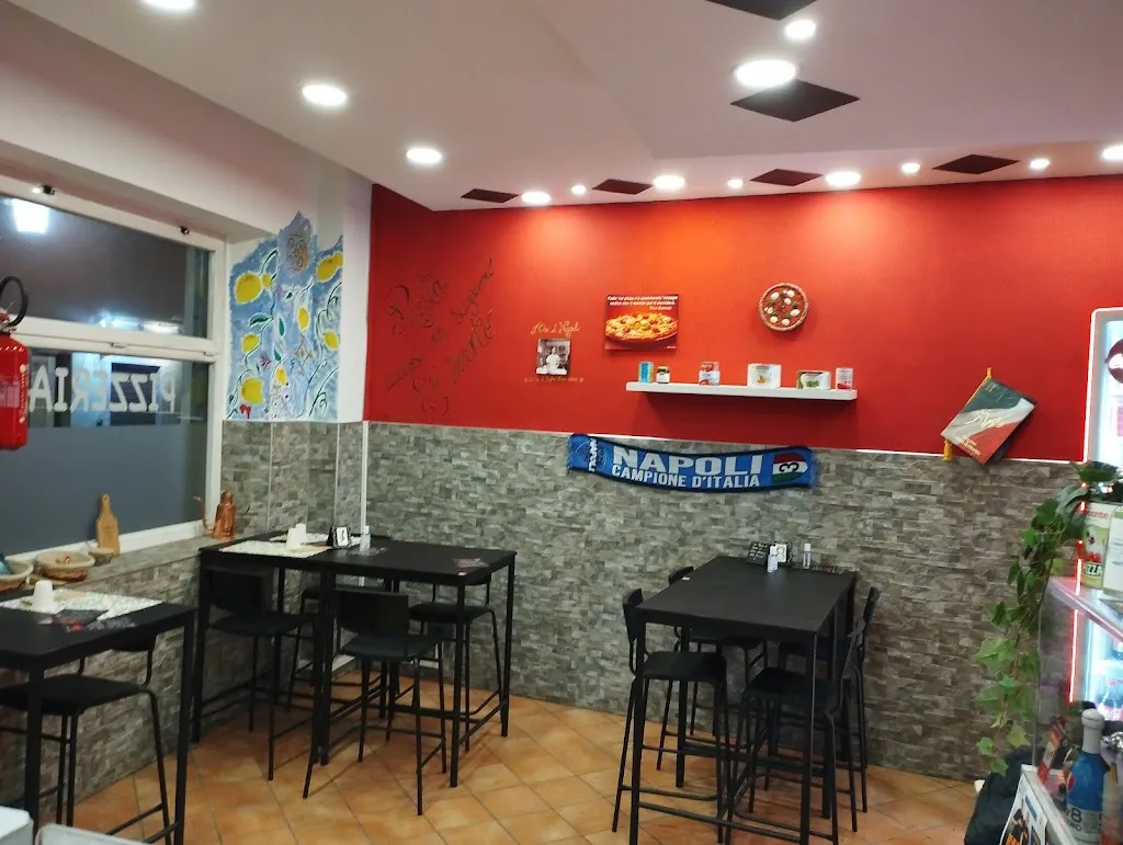 Fragale pizzeria panuozzeria d asporto restaurant in Caselle