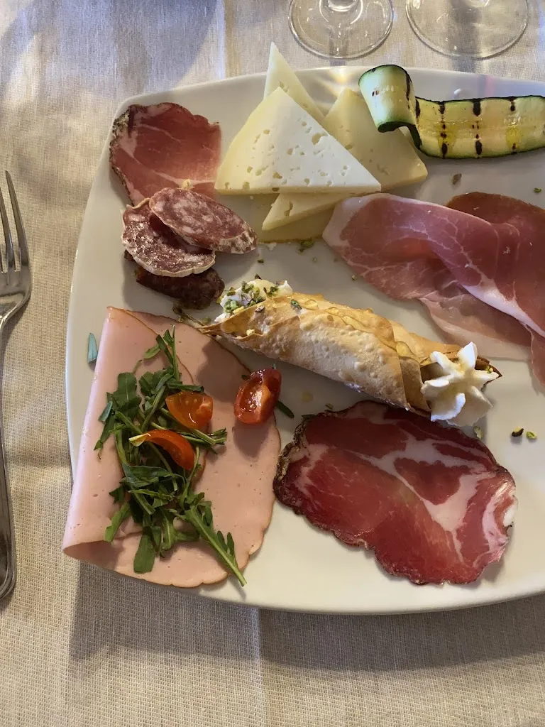 Ligia Leombruno Rekkedal_La Villetta_Cerchio_review