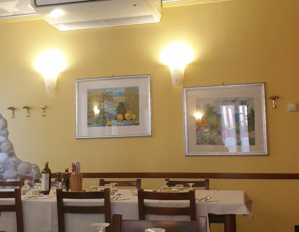 Trattoria Sotto La Torre_Castelgomberto_slider_image_1