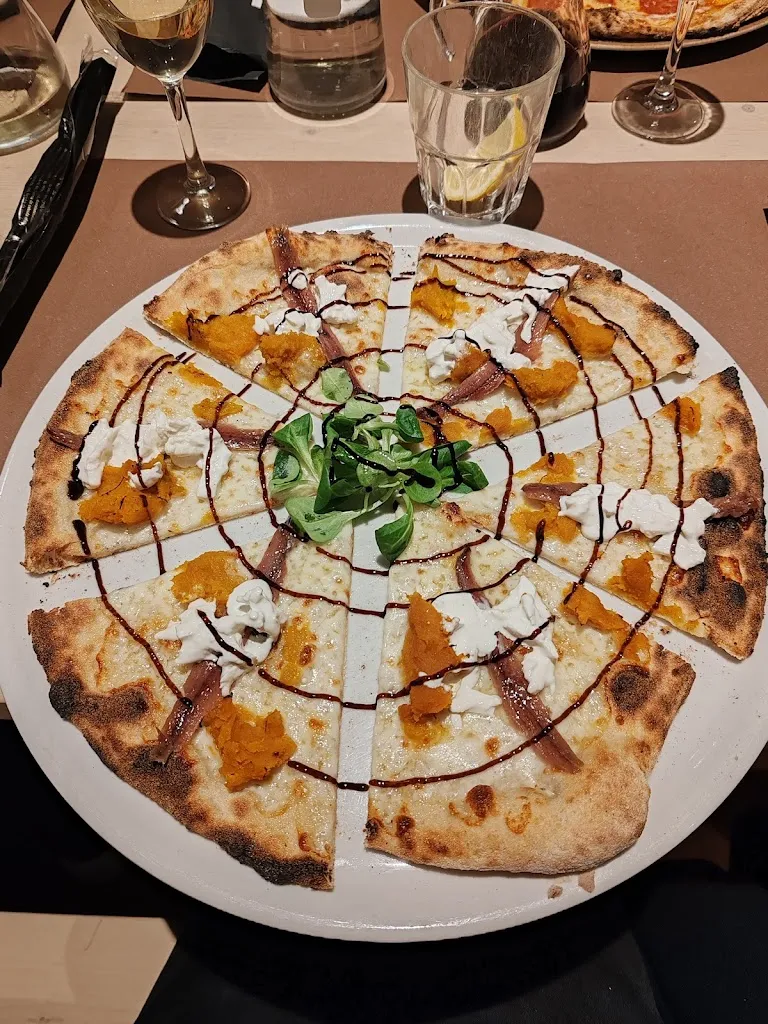 Pizzeria Al Ponte_Castelgomberto_slider_image_3