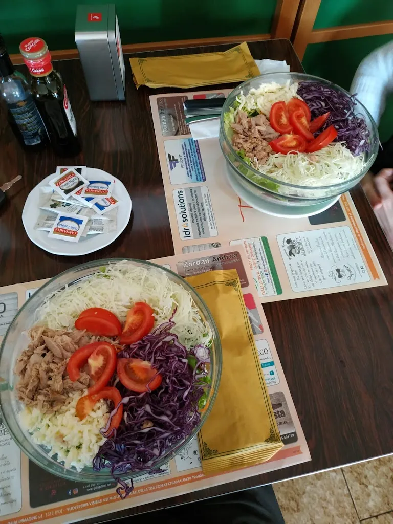 India cafe_Castelgomberto_slider_image_2