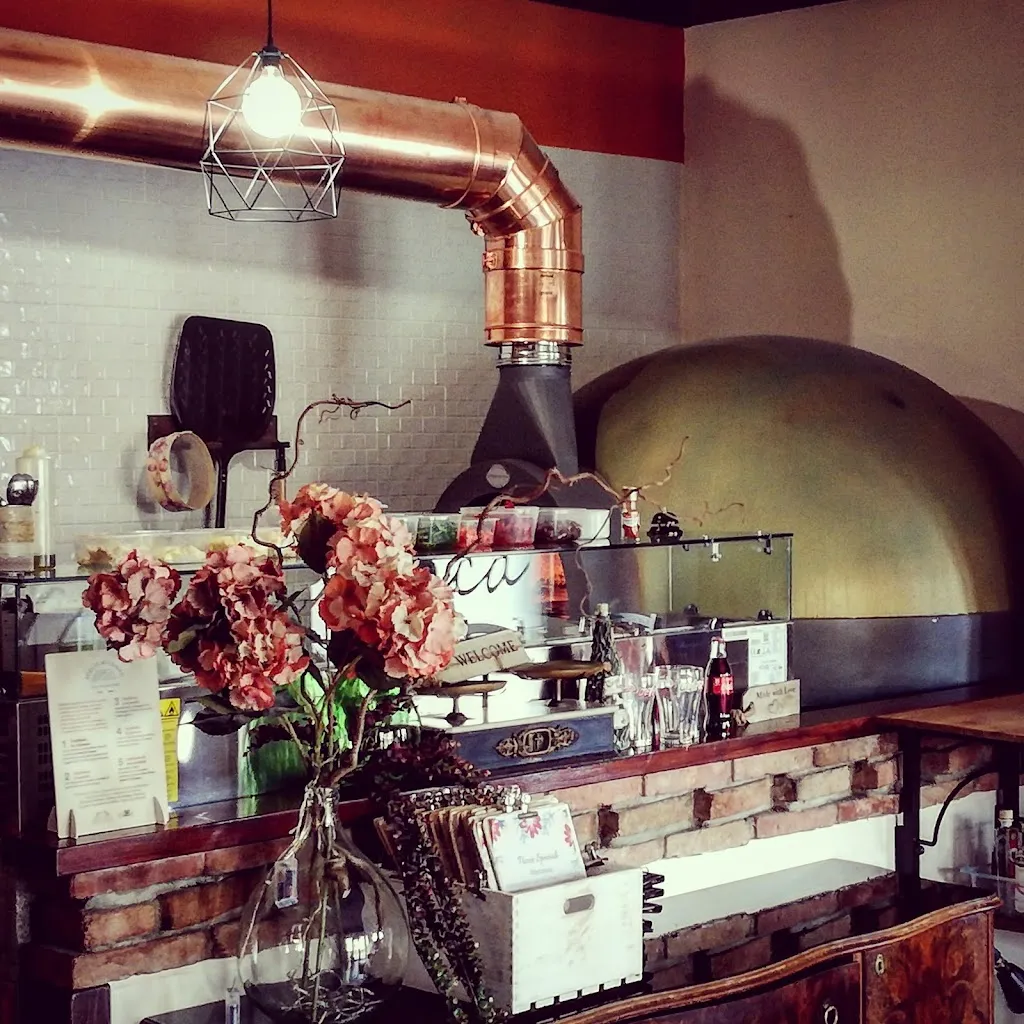 Pizzeria L'Arte Bianca restaurant in Castelmassa