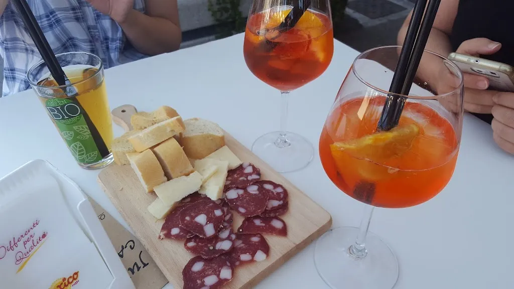 Juice Bio Bar restaurant in Castelmassa