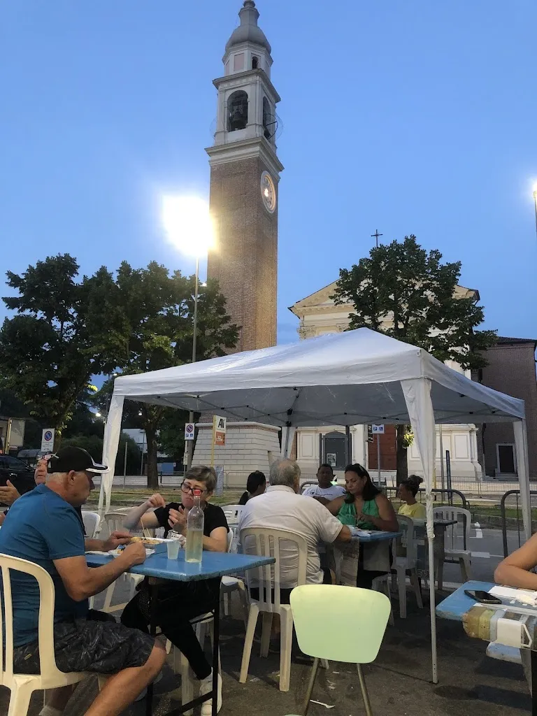 Tutto il mare da Rico food truck restaurant in Castelminio