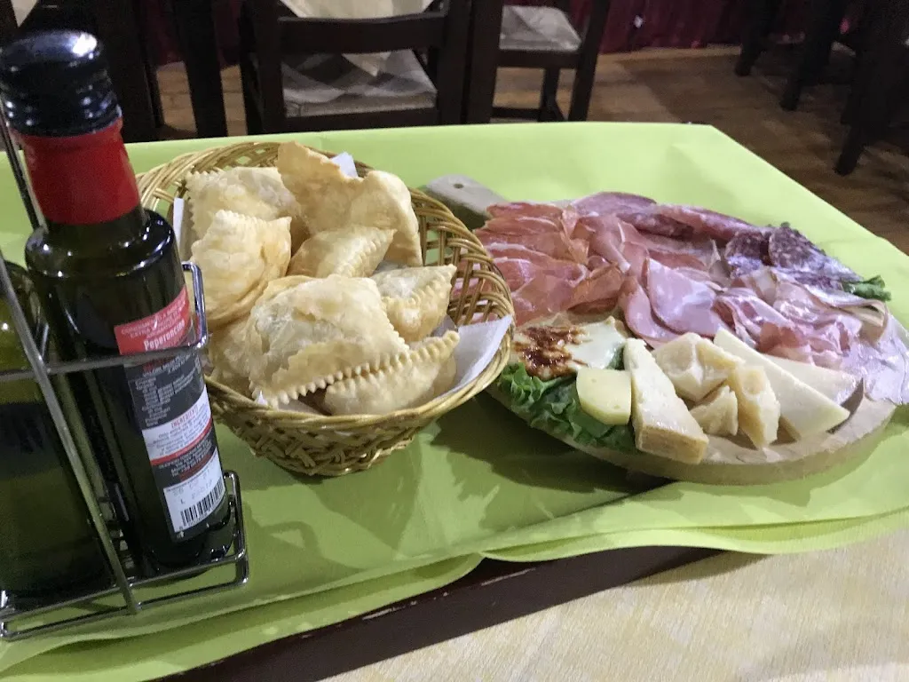 Henrik Gwiasda_London Cafè_Castelnovo_review