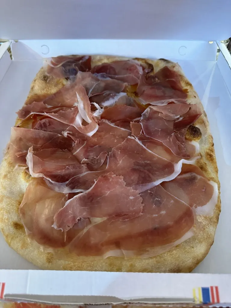 Vincent Mañara_London Cafè_Castelnovo_review