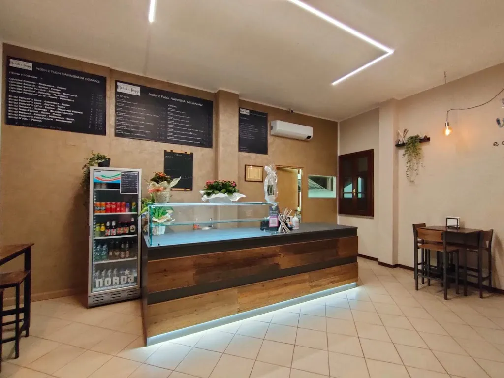 Piadineria Mordi e Fuggi restaurant in Castelnovo