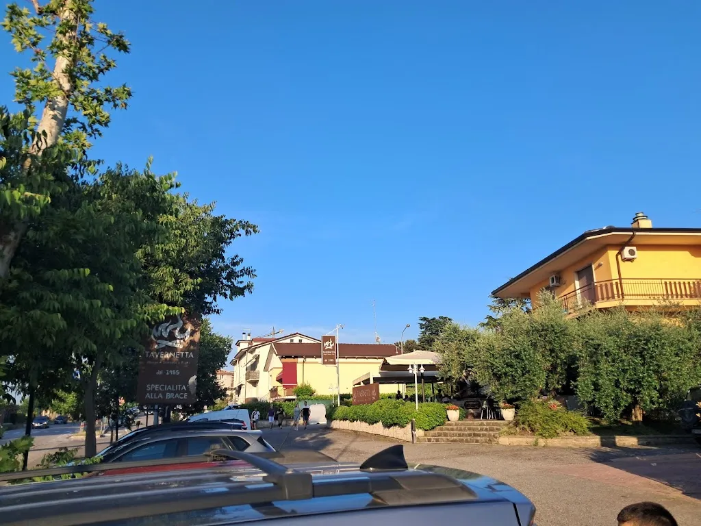 Pizzeria Trattoria Albergo Tavernetta Di Zuccotti Ugo E C. Snc restaurant in Cavalcaselle