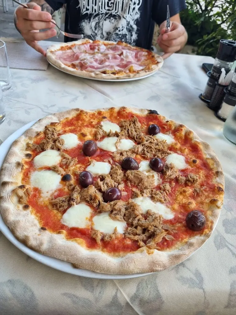 Pizzeria Trattoria Albergo Tavernetta Di Zuccotti Ugo E C. Snc_Cavalcaselle_slider_image_3