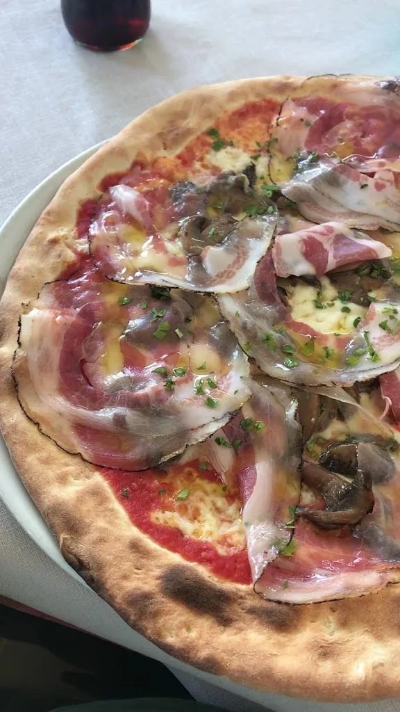 Pizzeria Ristorante Il Grillo_Cavalcaselle_slider_image_2