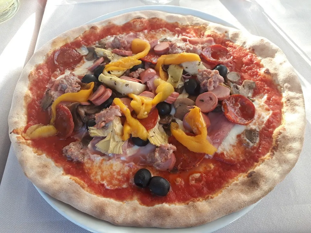 Pizzeria Ristorante Il Grillo_Cavalcaselle_slider_image_3