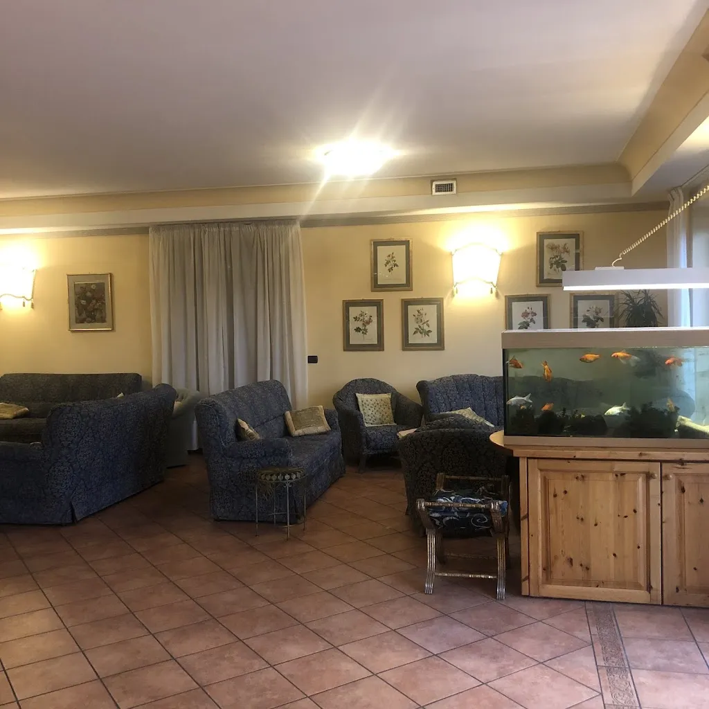 loqui Milton_Hotel Romantic_Cavajon Veronese_review