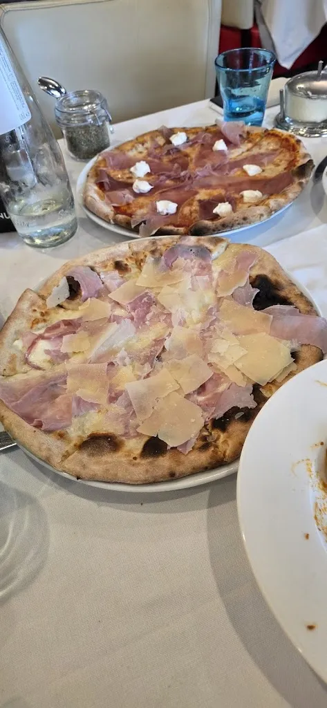 Johnny Mits_Gunè_Castelnuovo del Garda_review