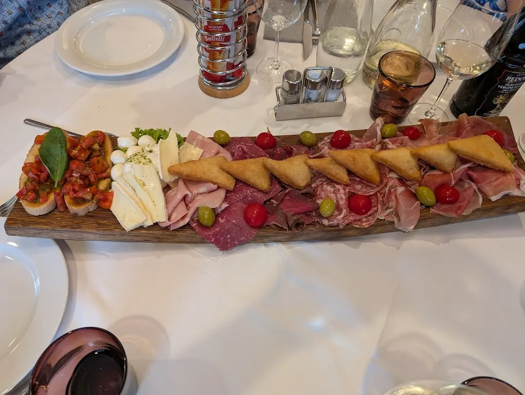 Gunè_Castelnuovo del Garda_slider_image_3