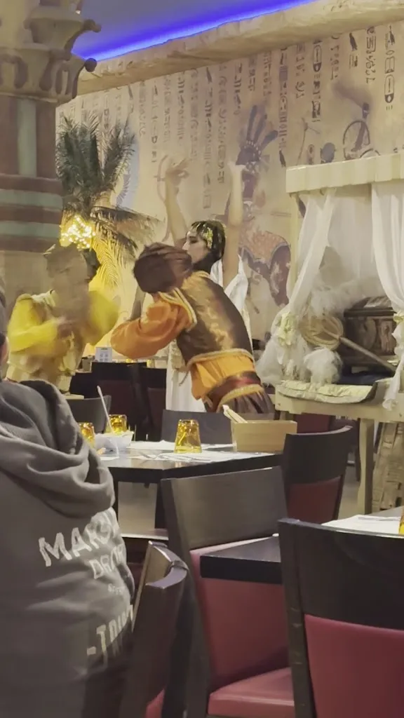 Madelynn Ortiz_Tutankhamon Restaurant_Castelnuovo del Garda_recensione