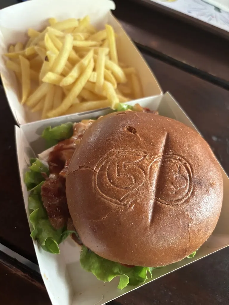 Covo dei Bucanieri - Burgers_Castelnuovo del Garda_slider_image_3