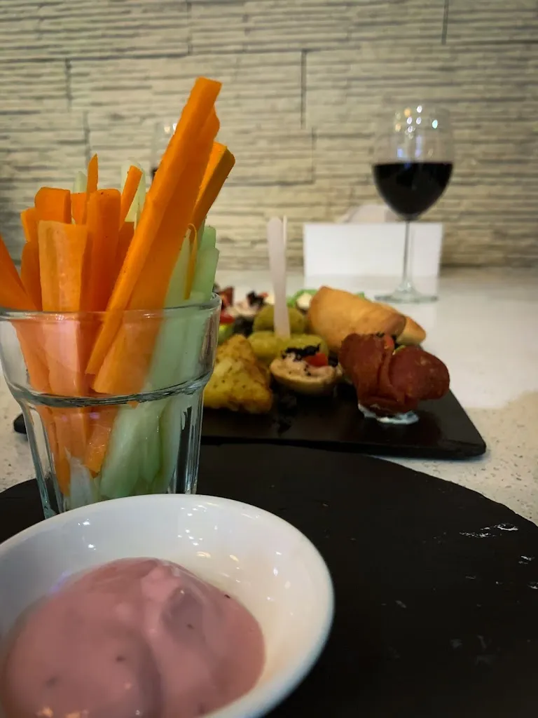 Caterina Alba Nicolini_L'artista Panificio-Caffetteria_Palagiano_review