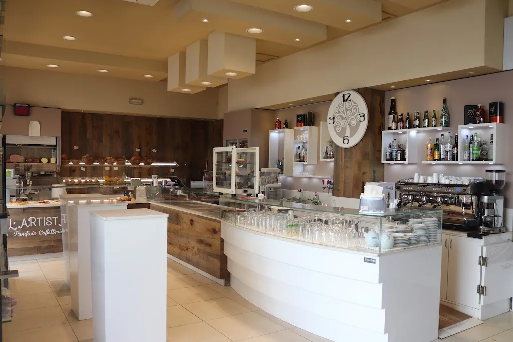 L'artista Panificio-Caffetteria restaurant in Palagiano