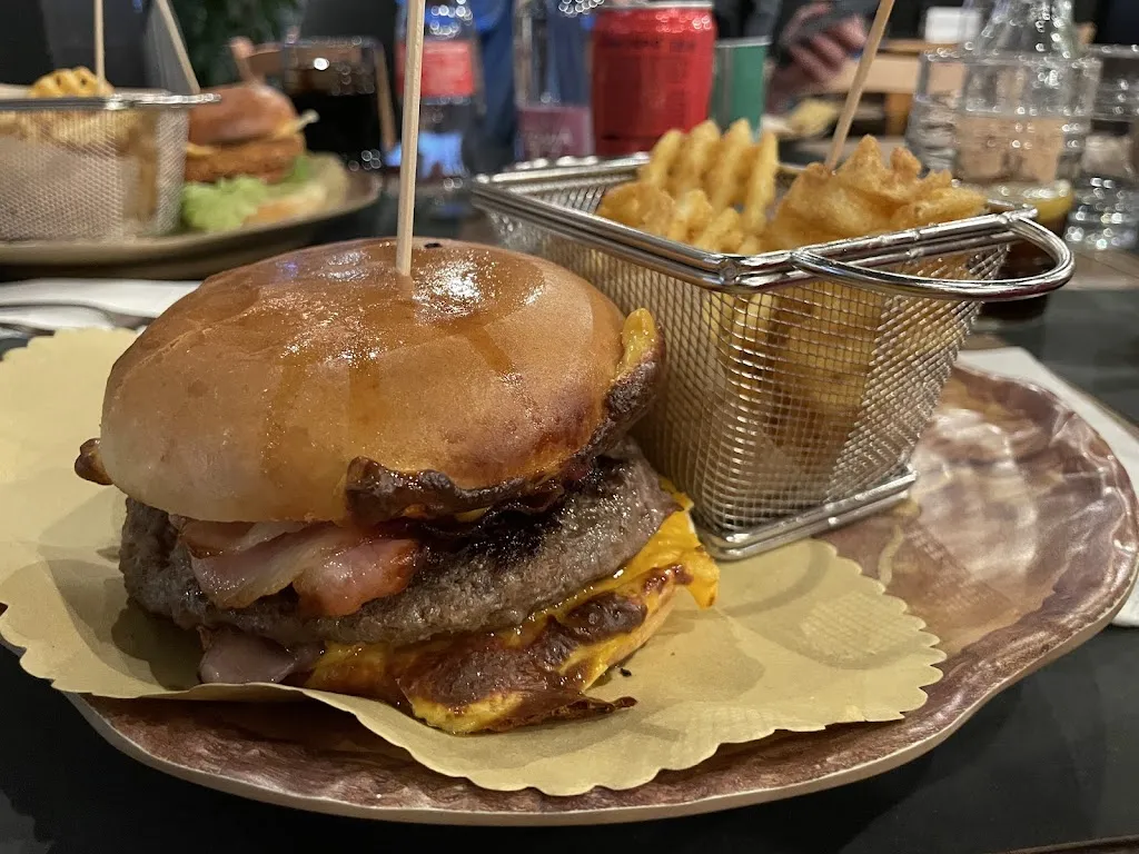 Santi, Riccardo Giulio_DAI BRADERS_Castelfranco Veneto_review