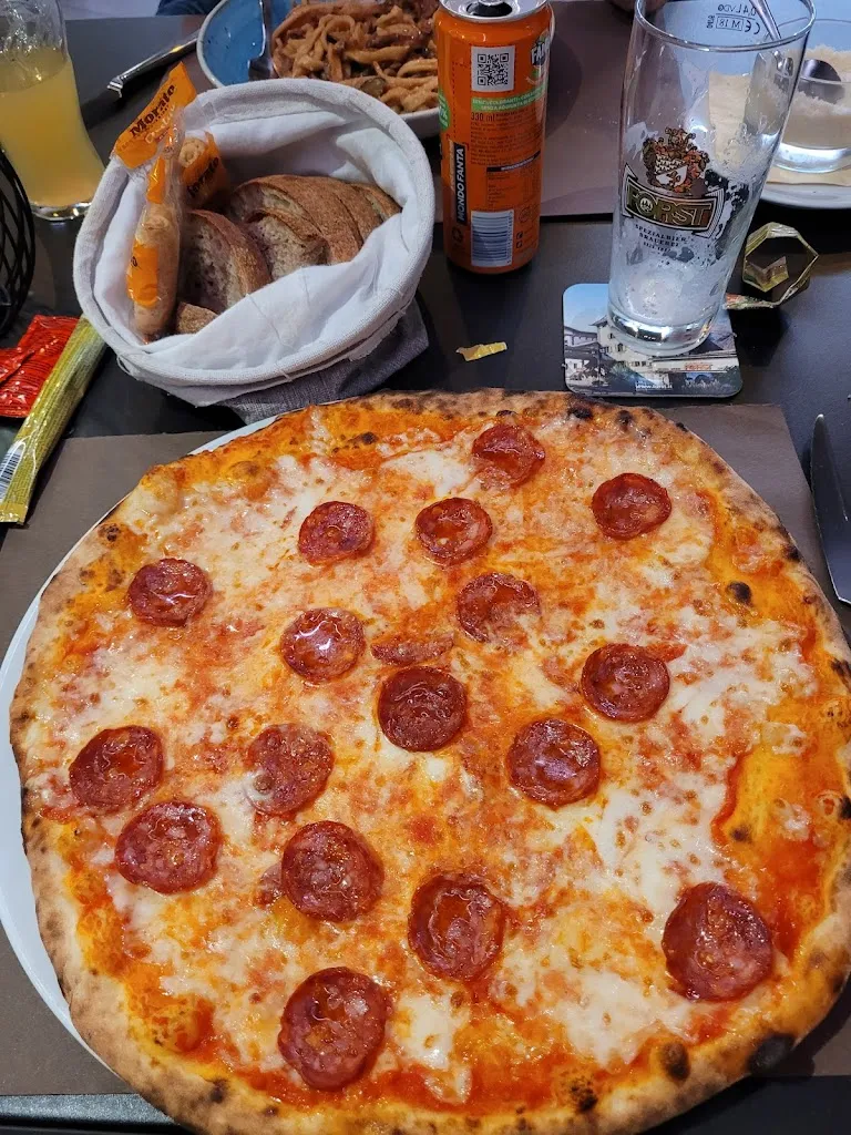 Robert Lockhart_Pizzeria Ristorante Da Toni_Castelfranco Veneto_avis