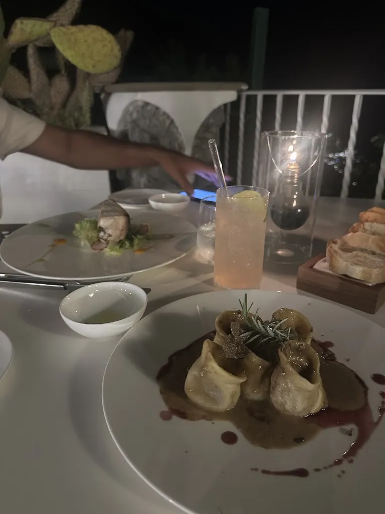 SAHAR KHAN_Rifugio Dei Mele_Cellore_review