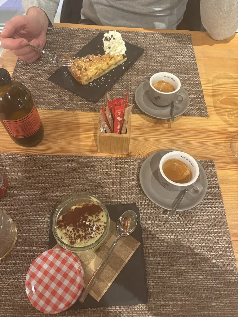 Sara ELHATIMI_Vertik Rustik Bar_Celat-San Tomaso Agordino_review