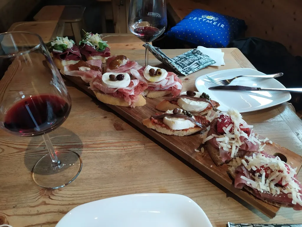 DANAI CHONDROU_OH Perbacco Enoteca, Paninoteca, Birreria, Wine Bar_Cencenighe Agordino_review