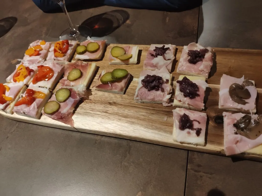 Enrico Knoll_OH Perbacco Enoteca, Paninoteca, Birreria, Wine Bar_Cencenighe Agordino_review