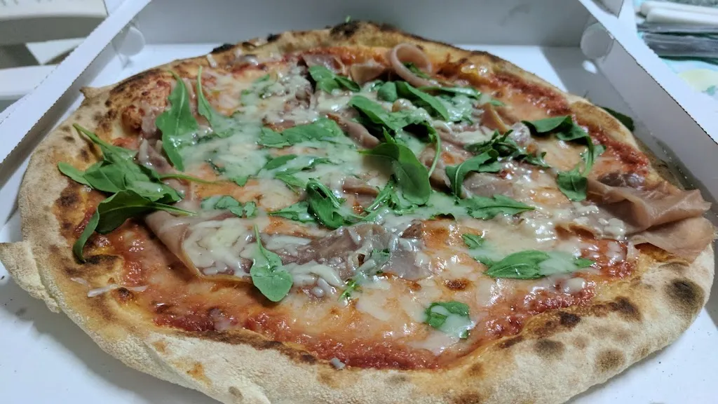 Patrick Bellasi_L'artigiano Della Pizza_Parabita_recensione