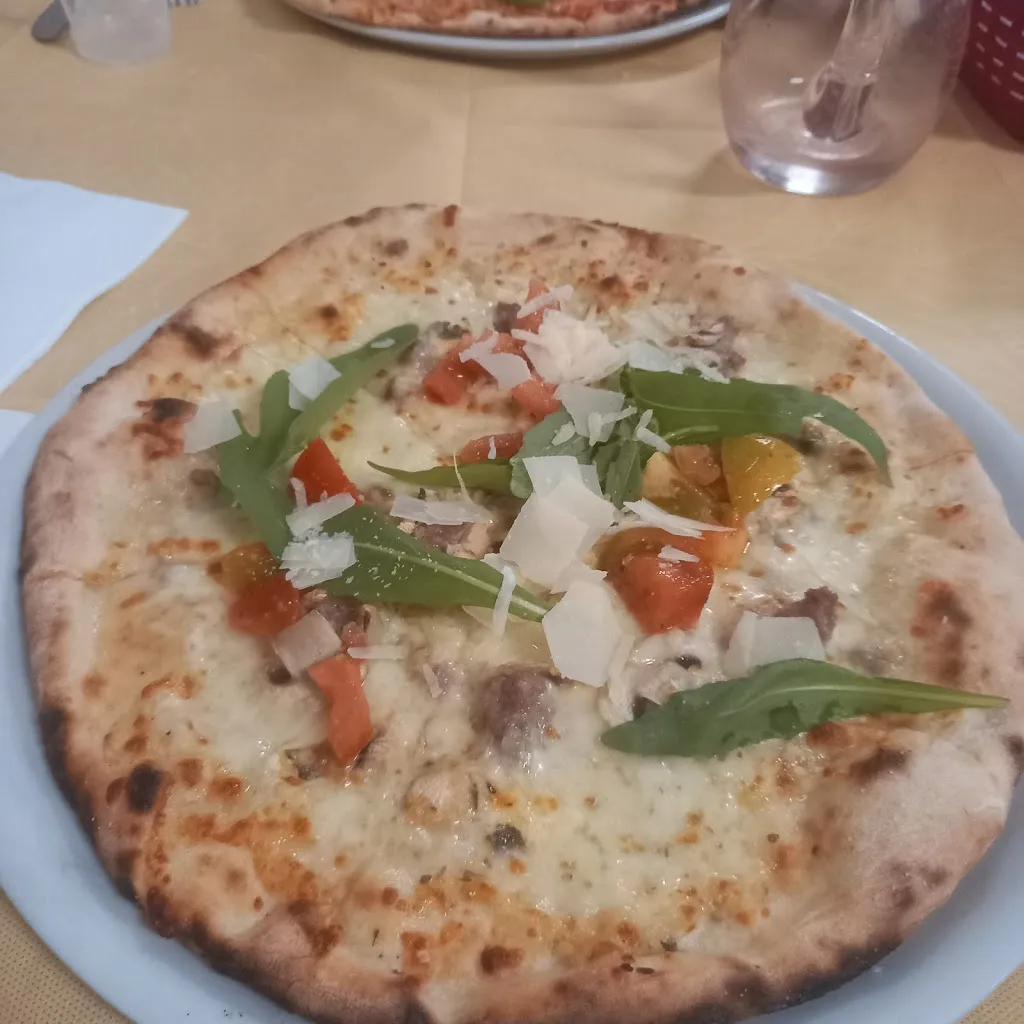 Pizzeria La Baita restaurant in Pezze di Greco