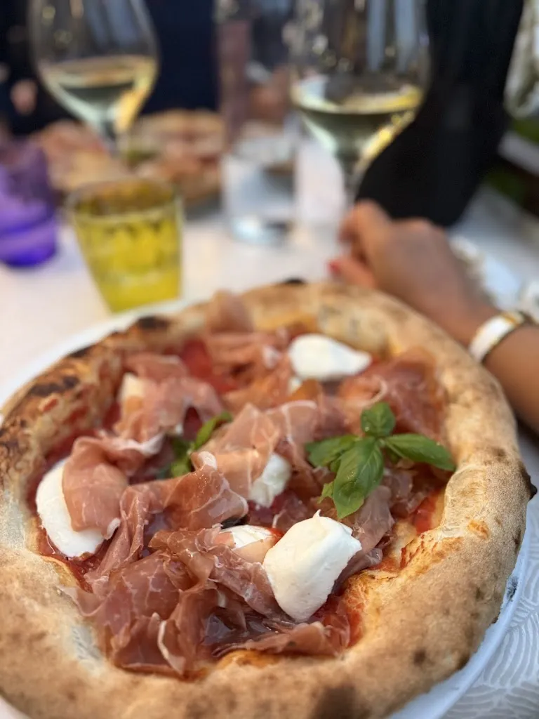 lotus pizza&cucina_Chioggia_slider_image_2