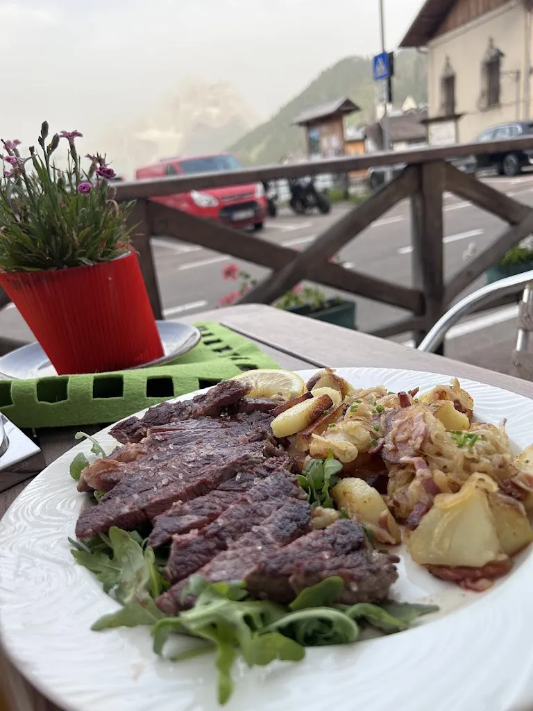 Sara Damlakhi_Pizzeria ristorante Fursil_Colle Santa Lucia_review