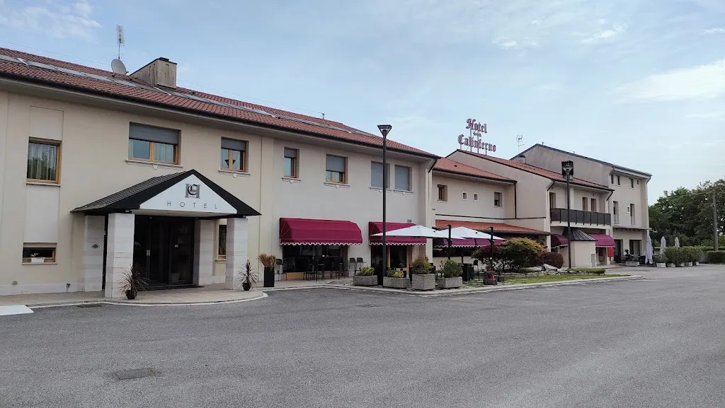 Tomasz Krzyszowski_Hotel Calinferno_Codognè_review