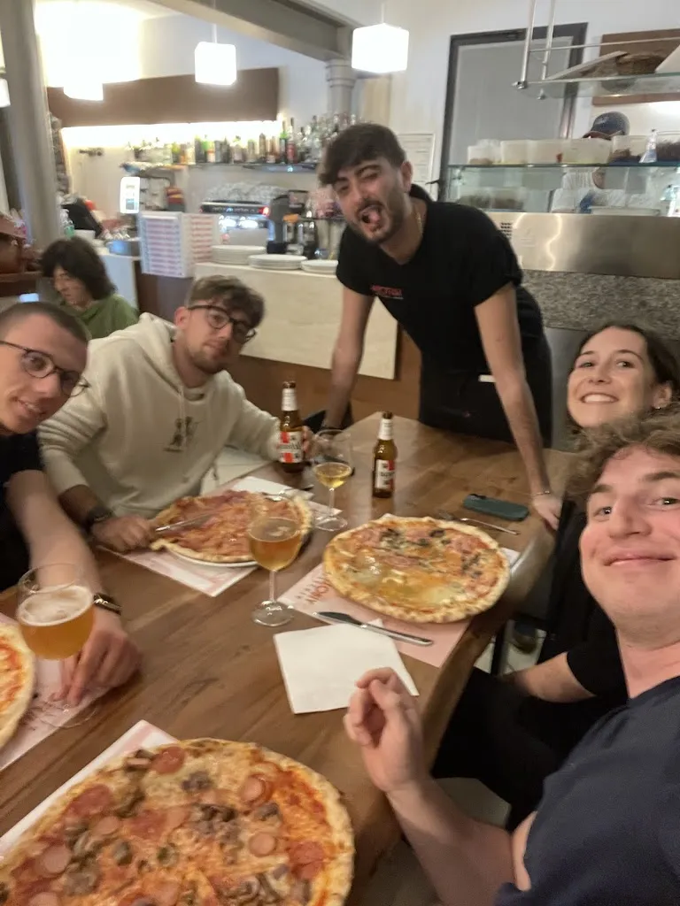 Andrea Razzino_Pizzeria Historia Bar Cafe_Concordia Sagittaria_review