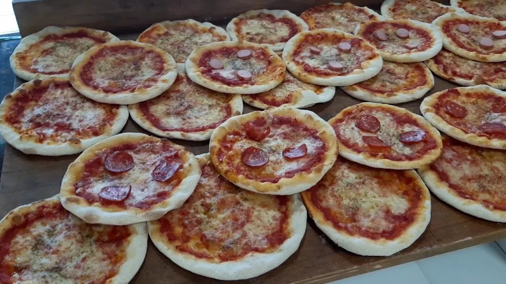 Pizzeria Time Out_Conselve_slider_image_2