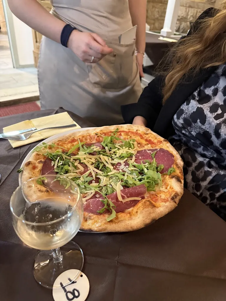 Emanuel Dascaliuc_Pizzeria Il Grifone_Palo del Colle_review