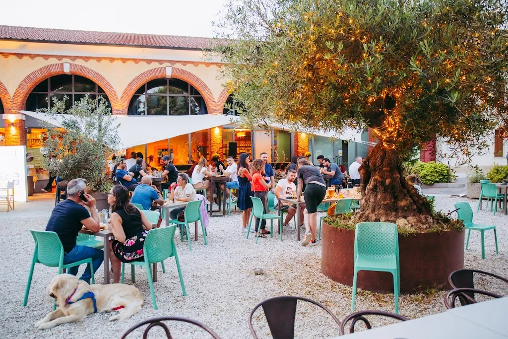 Classico food drink & friends_Costabissara_slider_image_3