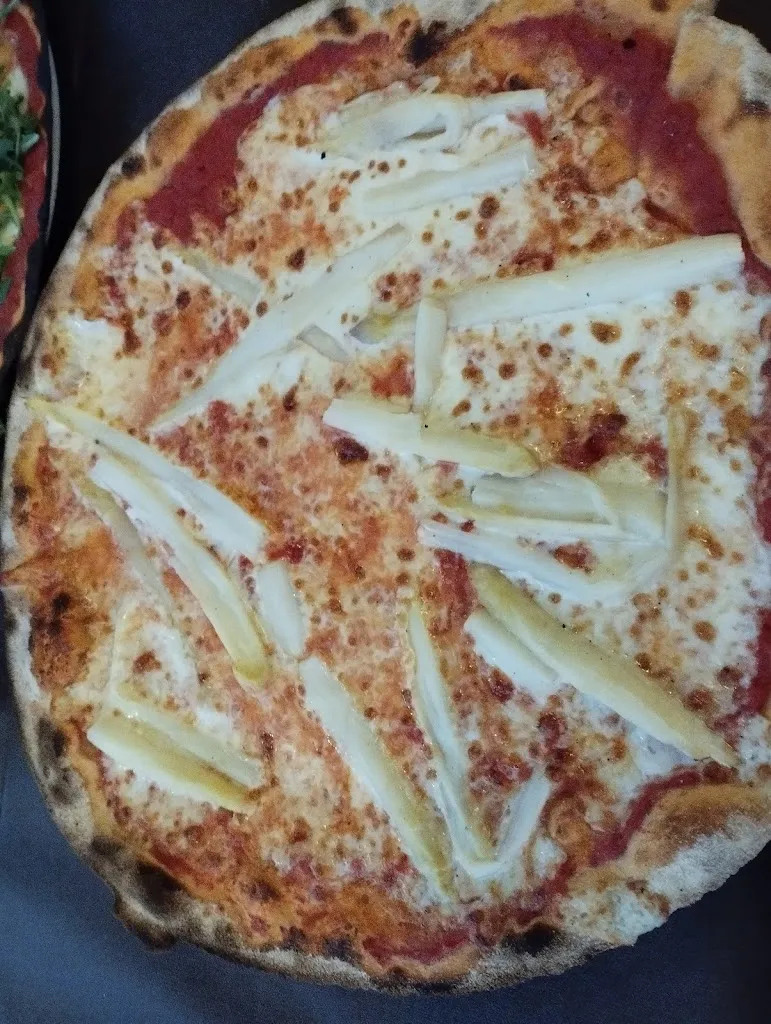 Silvia Maddalena Rubisse_Bar Pizzeria Costarica_Costabissara_review