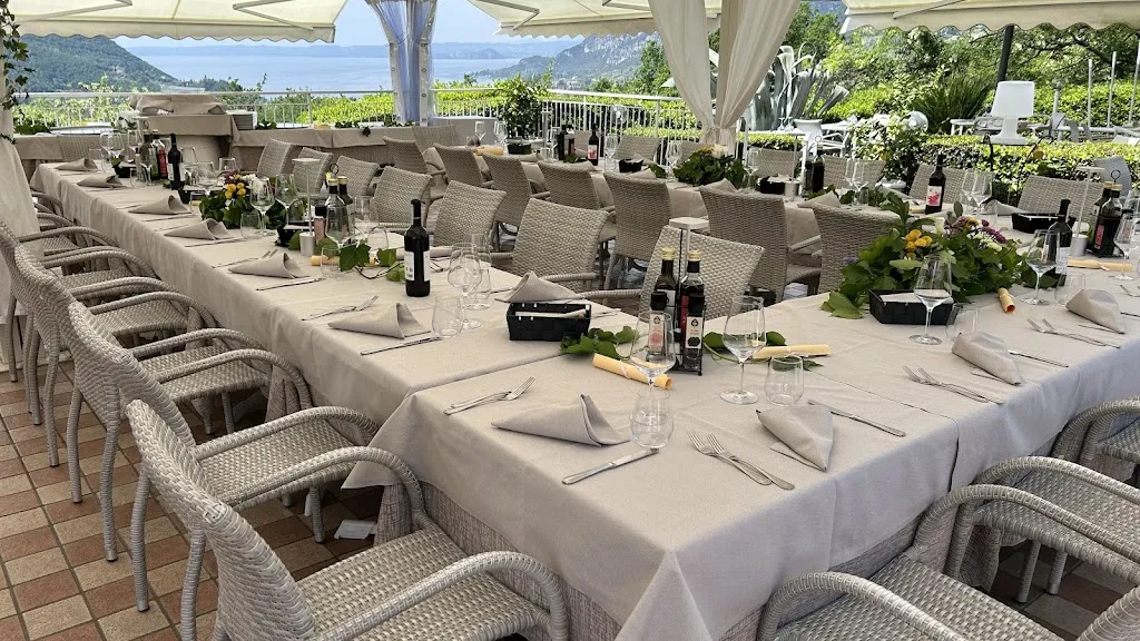 Ristorante Pizzeria le Guardie restaurant in Costermano