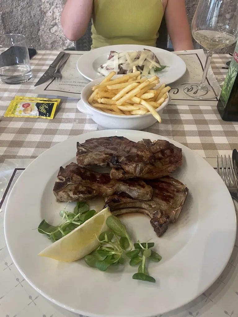 Tatiana Worgan_Hostaria La Cross_Costermano_recensione