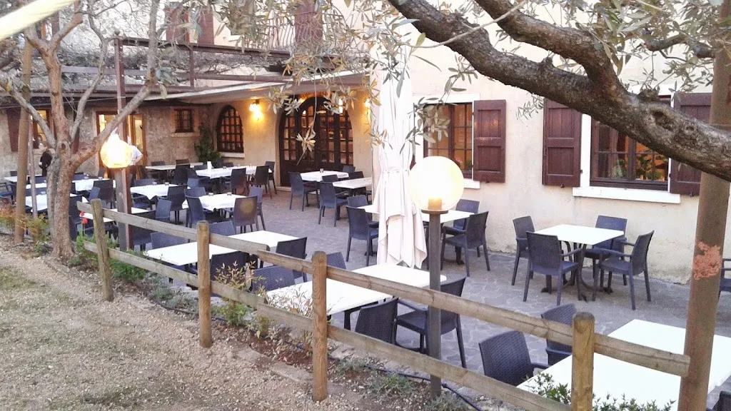 Hostaria La Cross restaurant in Costermano