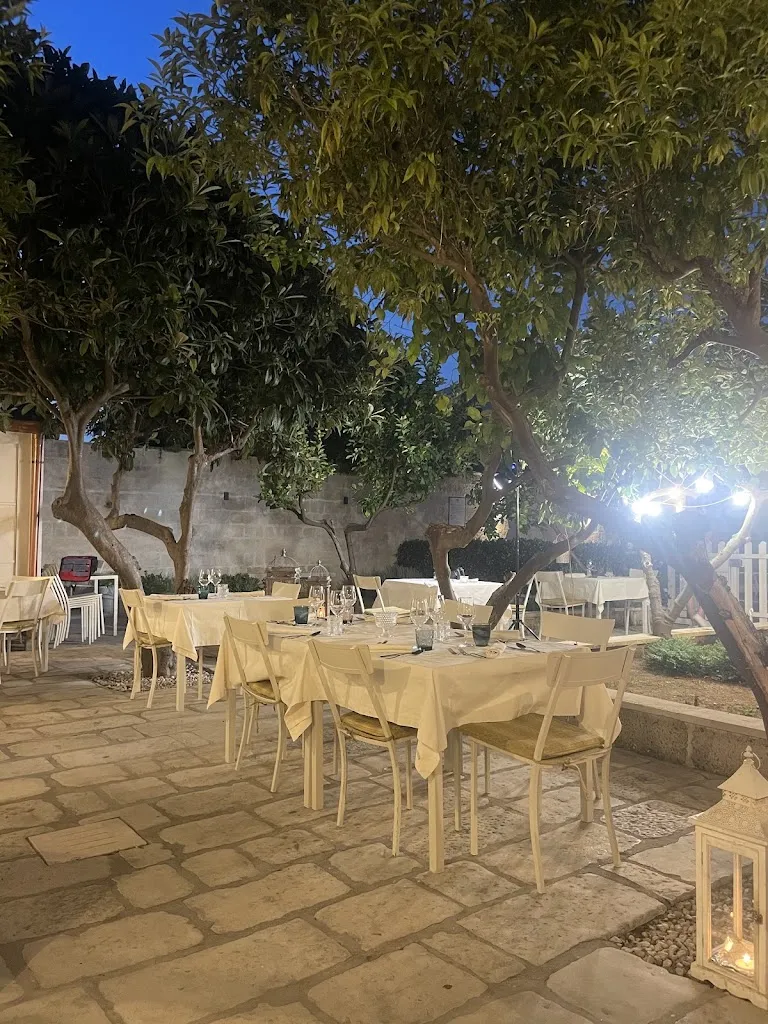 Elisabeth Duchovny_La Piazza_Poggiardo_recensione