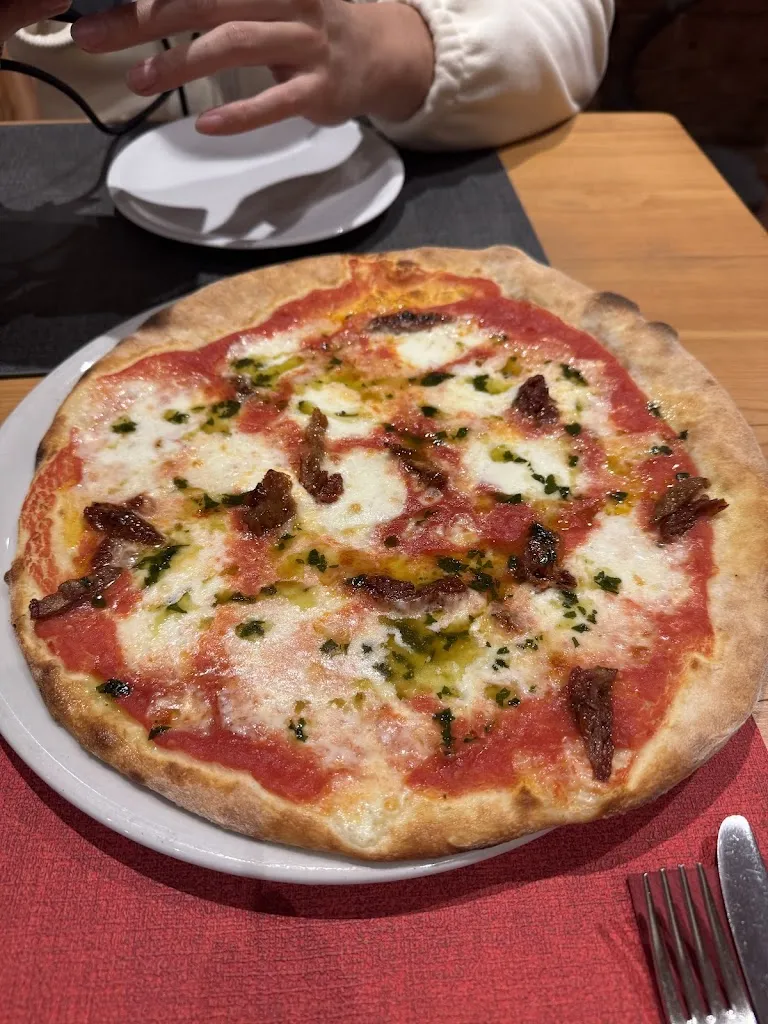 Desyanti Tan_Restaurant Pizzeria Al Passetto_Cortina d'Ampezzo_review