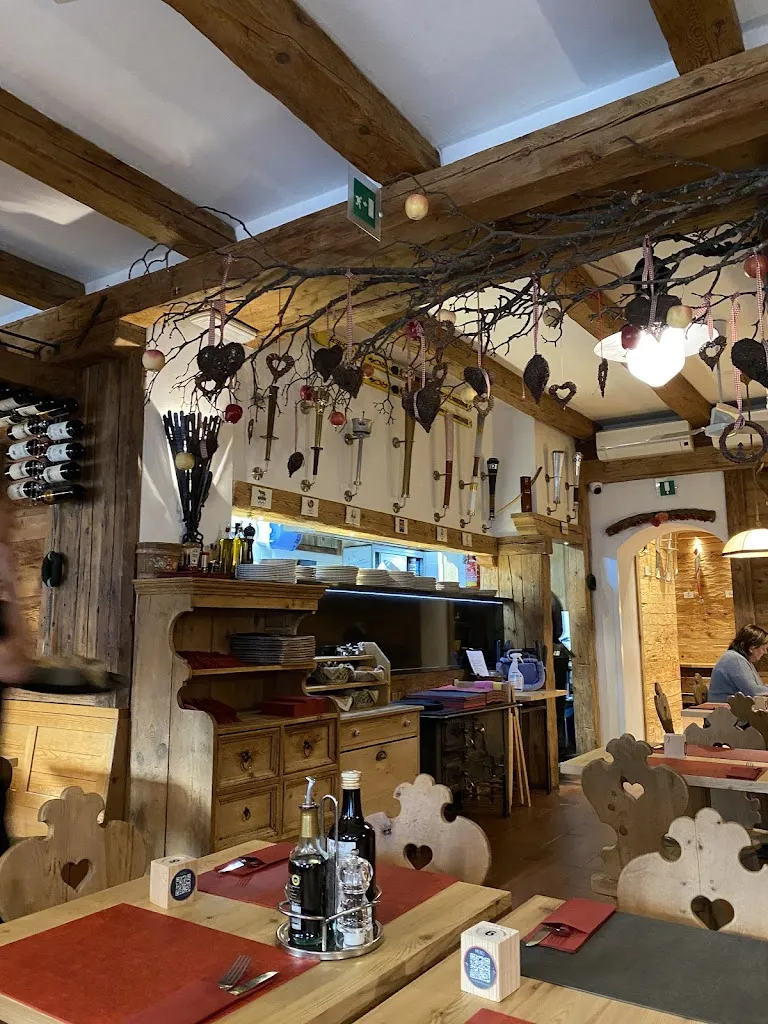 Restaurant Pizzeria Al Passetto_Cortina d'Ampezzo_slider_image_3