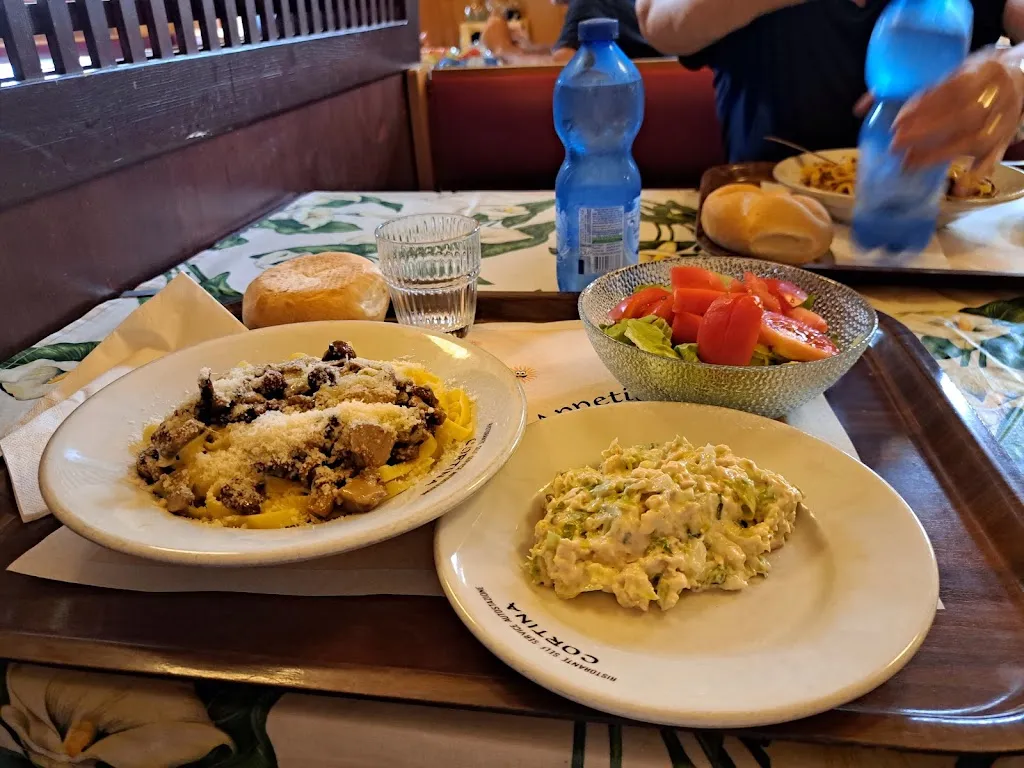 Bar Buffet Stazione_Cortina d'Ampezzo_slider_image_2