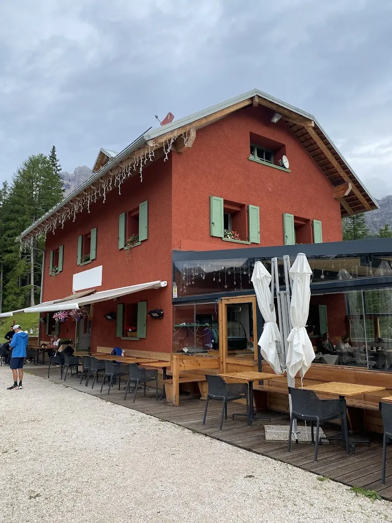 Alvaro Roche_Ciasa Vervei_Cortina d'Ampezzo_review