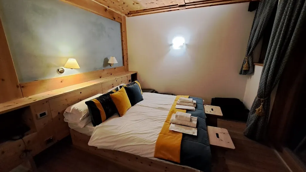 Emily Lee_Ciasa Vervei_Cortina d'Ampezzo_review