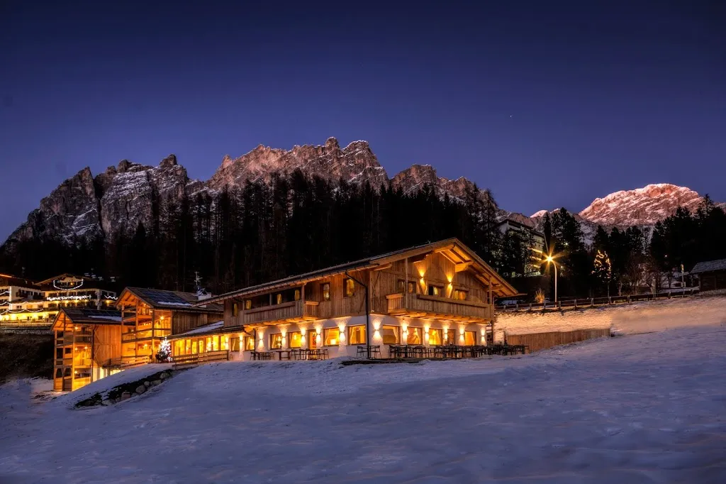 Hotel Dolomiti Lodge Alvera'_Cortina d'Ampezzo_slider_image_1