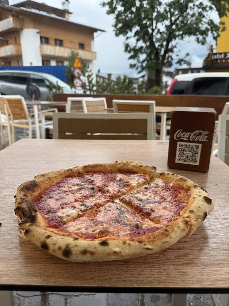 Ampezzo pizza_Cortina d'Ampezzo_slider_image_3